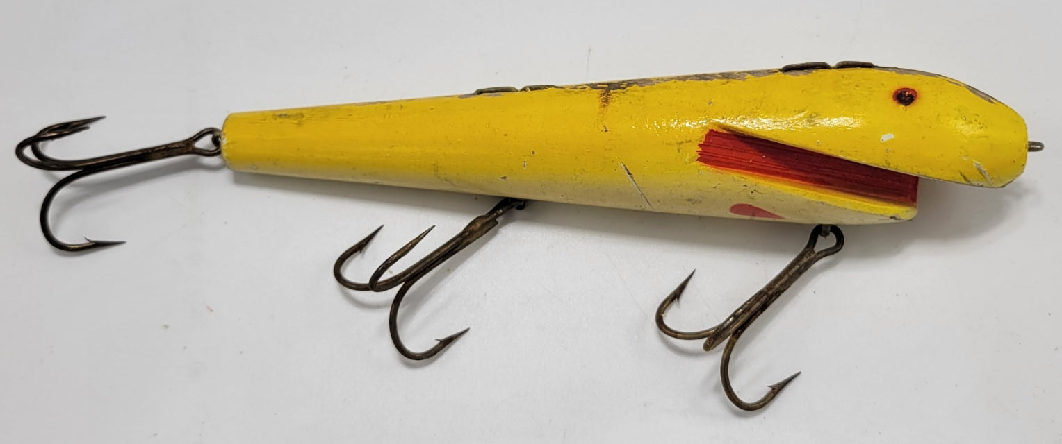 LARGE WOODED 10" YELLOW AND RED FISHING LURE WITH RED EYES AND 3 HOOKS