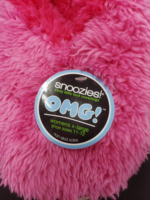 Snoozies Slippers - Fuzzy Pink Slippers XL 11/12