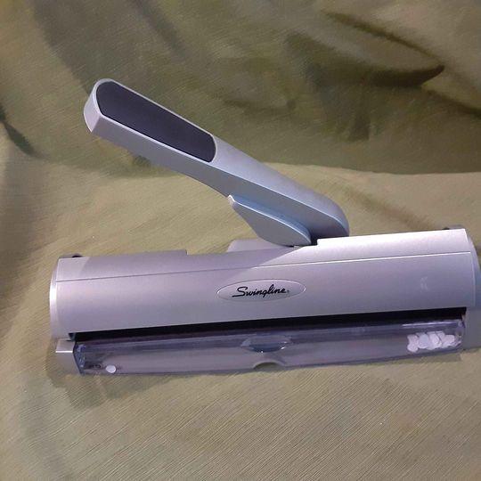 Office Swingline 3 hole punch