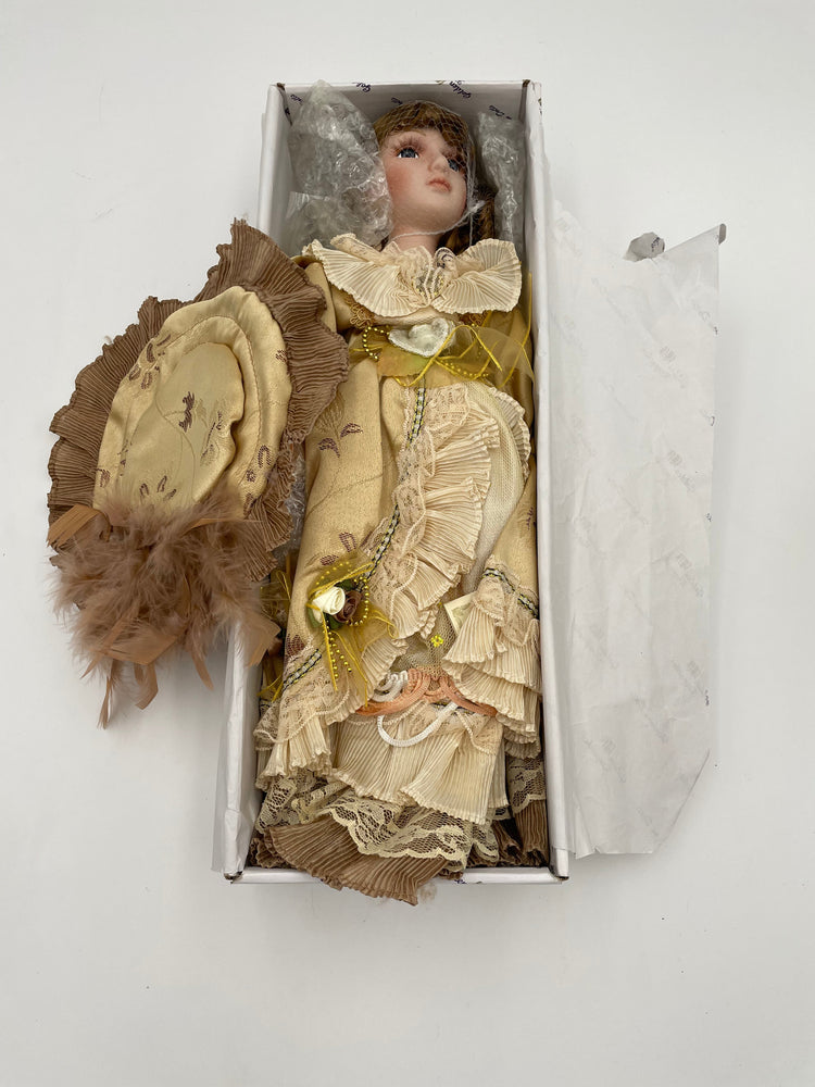 Heirloom Golden Keepsakes - Miss Raeanne #0255/2500