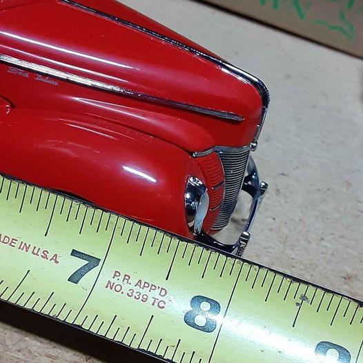 Classic Car - 1940  style FORD Deluxe coupe Model car