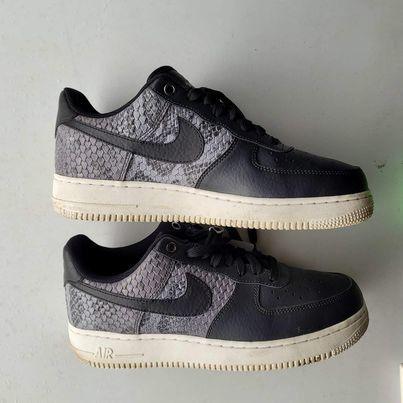 Shoes - Nike Air Tennis Shoes