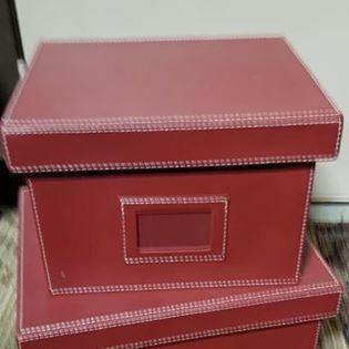 Box - 2 Decorative red storage boxes
