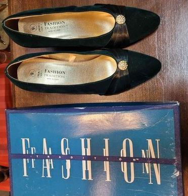 Shoes - Fashion Traditions 9 1/2 Shoes