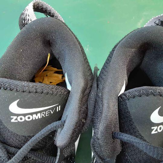 Shoes - Zoom Rev II Shoes Like New size 9
